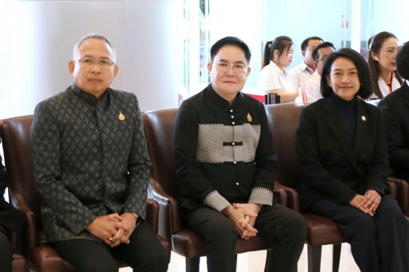 รมว.พม. เป็นประธาน�
