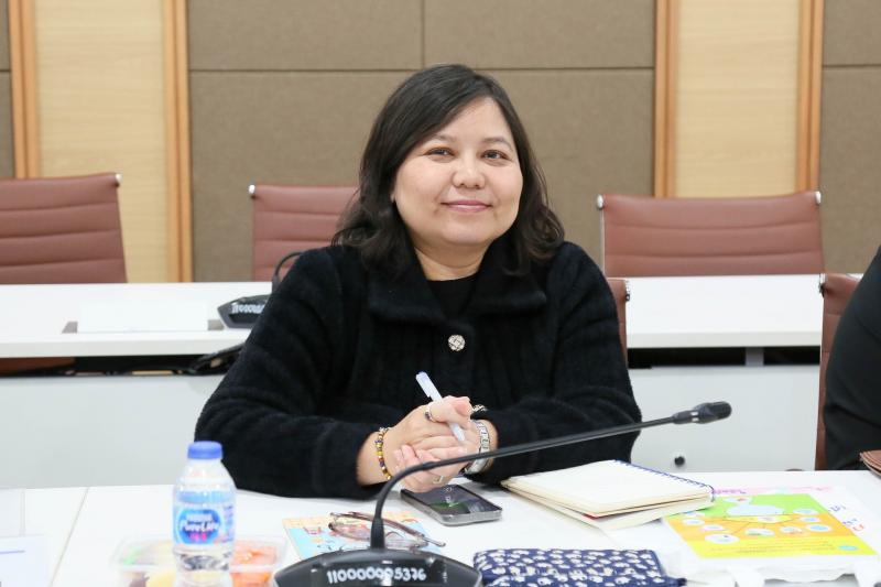 นางเตือนใจ คงสมบั�