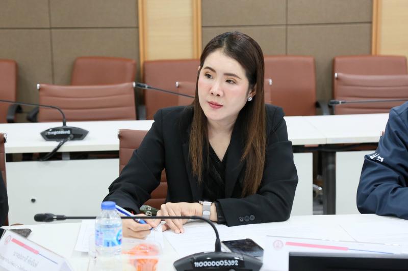 นางเตือนใจ คงสมบั�