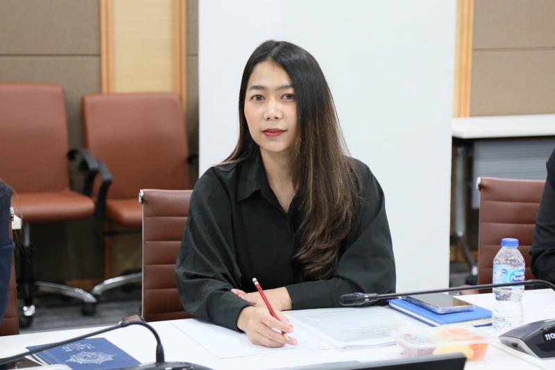 นางเตือนใจ คงสมบั�