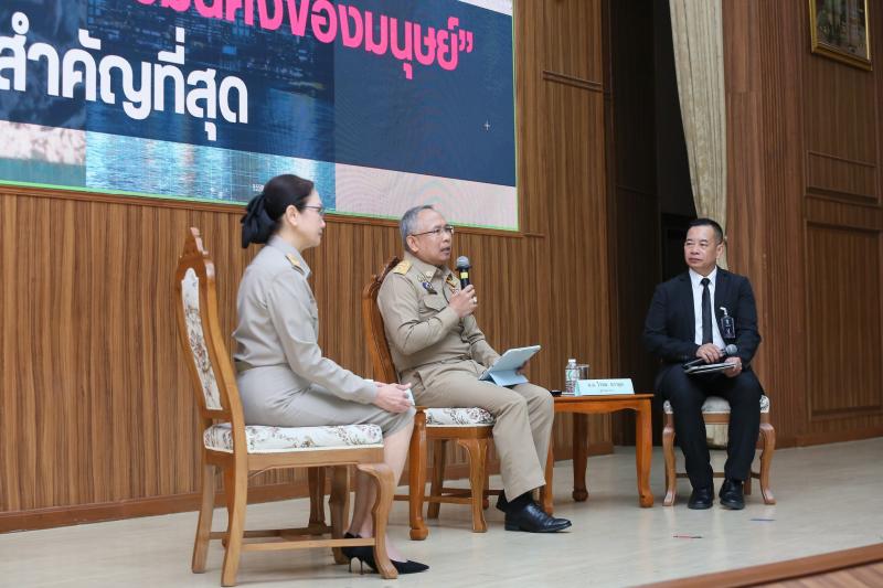 ปลัด พม. ร่วมอภิปร�