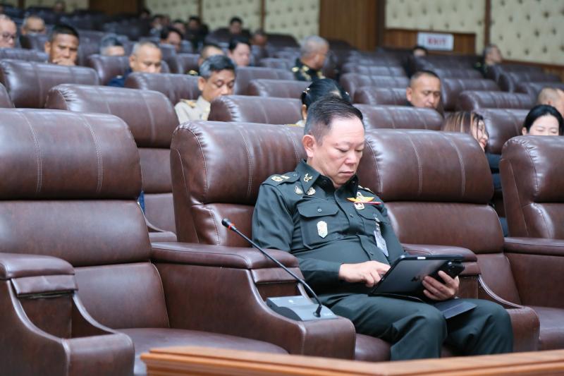 ปลัด พม. ร่วมอภิปร�