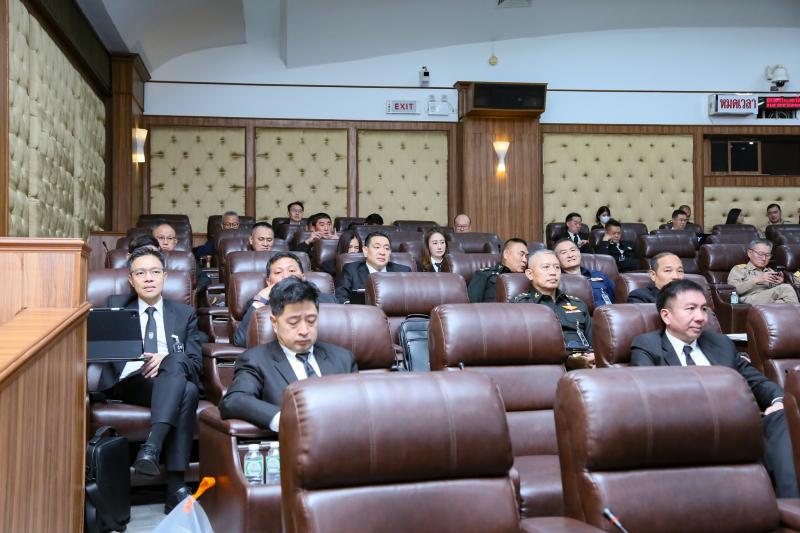 ปลัด พม. ร่วมอภิปร�