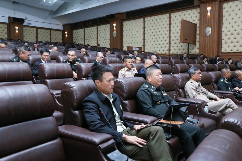 ปลัด พม. ร่วมอภิปร�