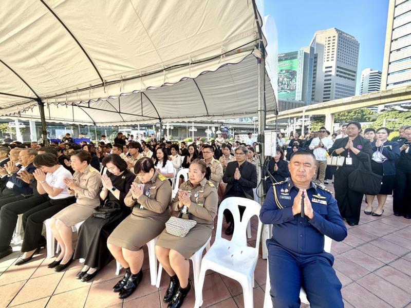 นายนพพร ปสันตา ผู้