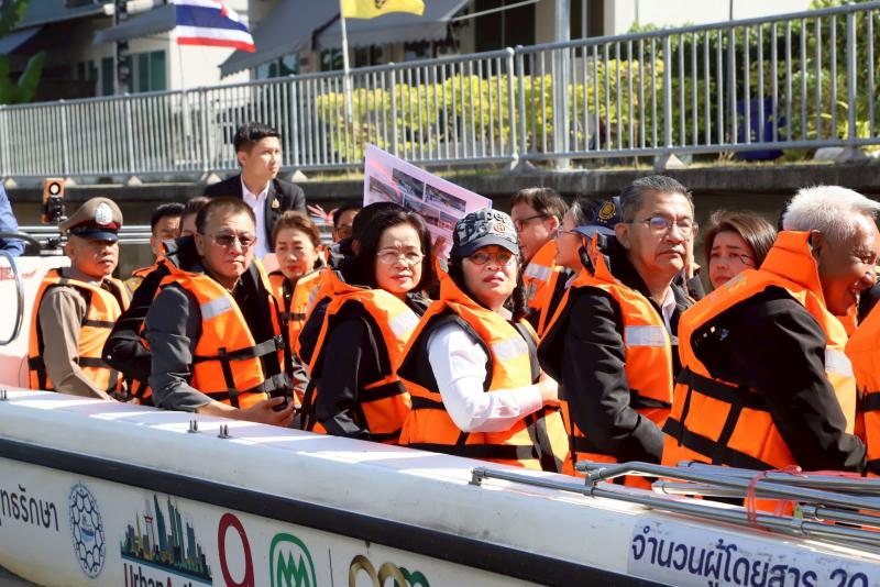 รมว.พม. ลงพื้นที่ต�