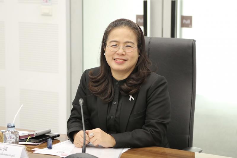 นางเตือนใจ คงสมบั�