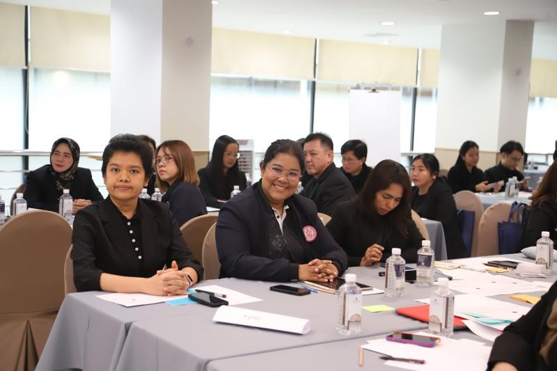 ปลัด พม. เป็นประธา�