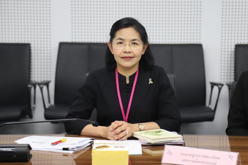 นางเตือนใจ คงสมบั�