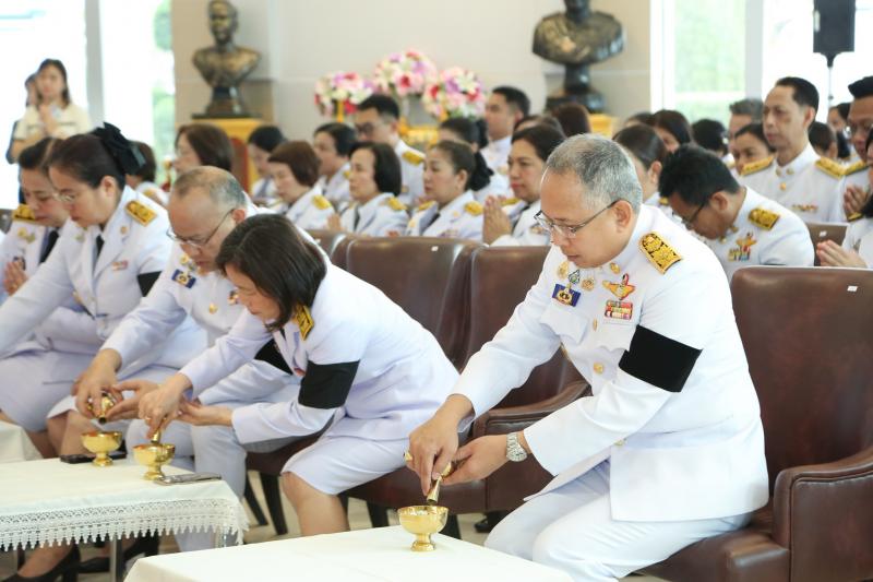 ปลัด พม. เป็นประธา�
