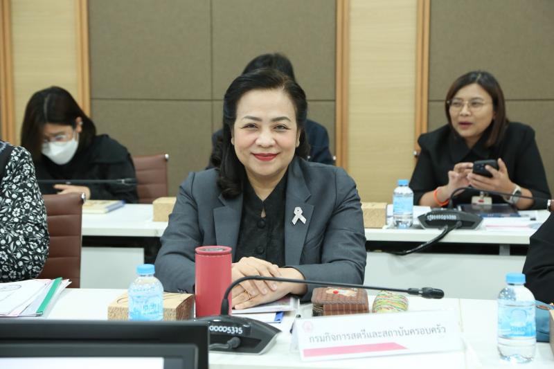 ปลัด พม. เป็นประธา�