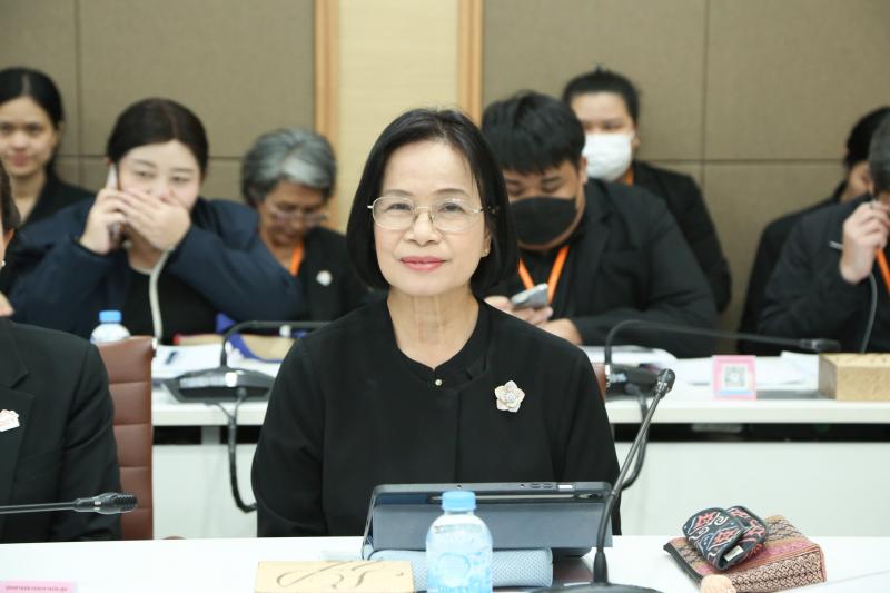 ปลัด พม. เป็นประธา�
