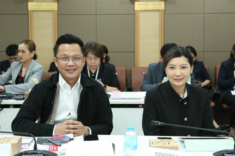 ปลัด พม. เป็นประธา�