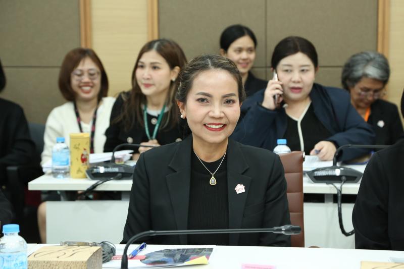ปลัด พม. เป็นประธา�
