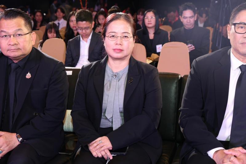 นางเตือนใจ คงสมบั�