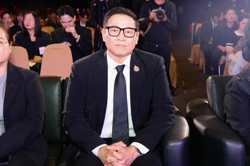 นางเตือนใจ คงสมบั�