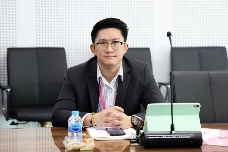 นางเตือนใจ คงสมบั�