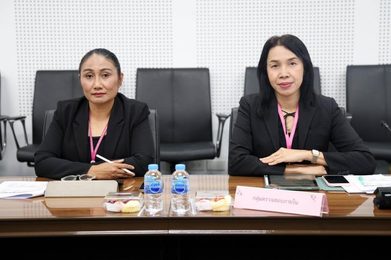 นางเตือนใจ คงสมบั�