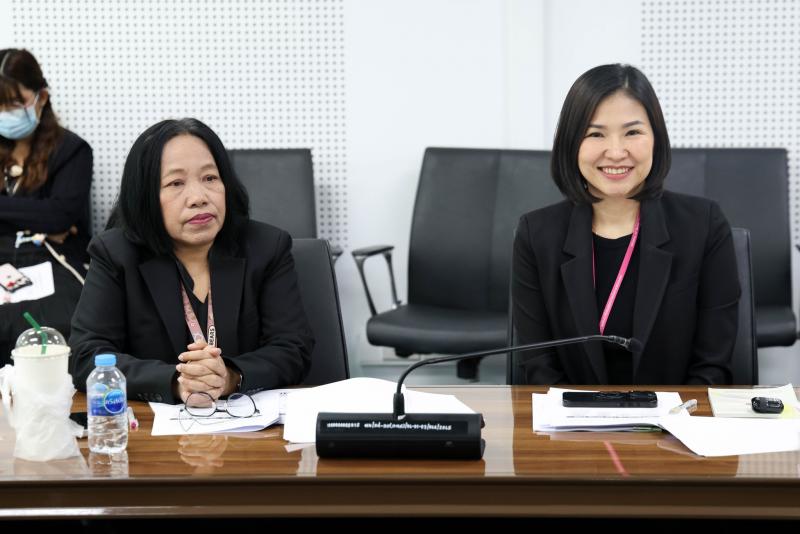 นางเตือนใจ คงสมบั�