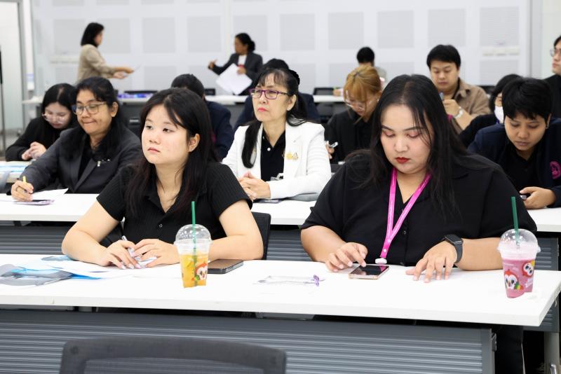 นางเตือนใจ คงสมบั�