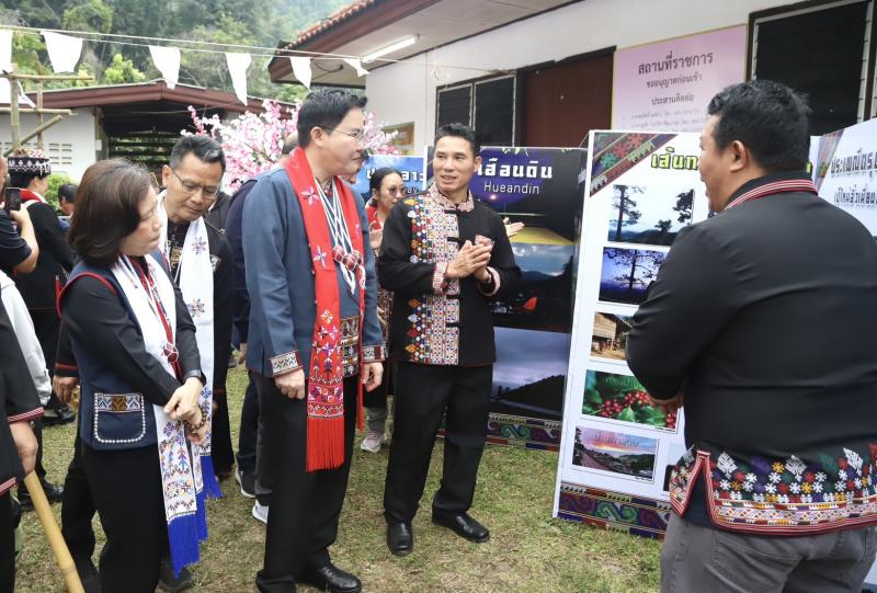 รมว.พม. เป็นประธาน�