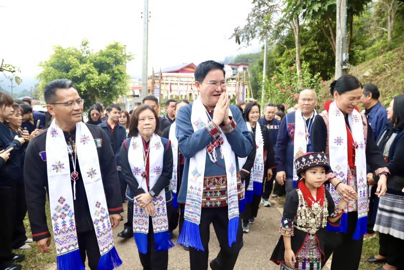 รมว.พม. เป็นประธาน�
