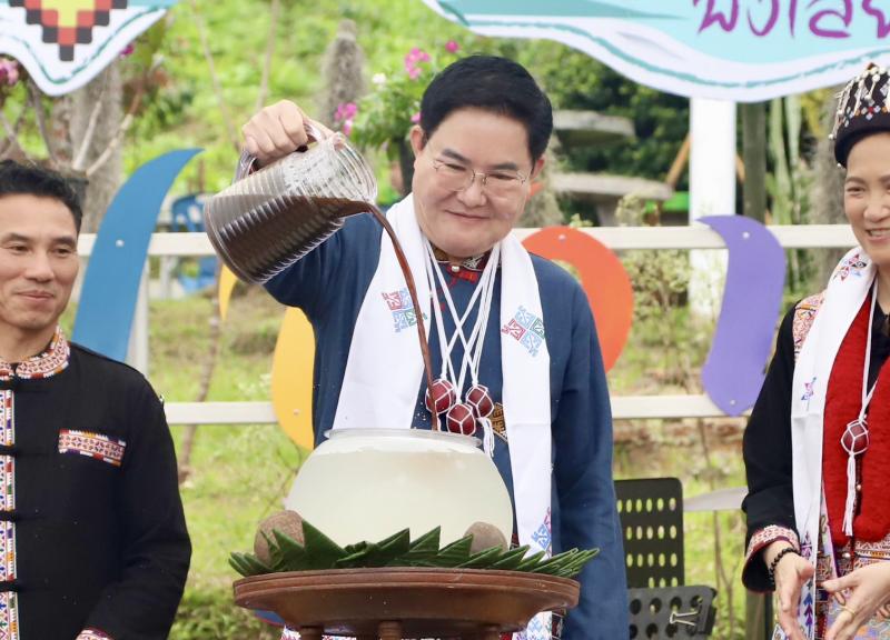 รมว.พม. เป็นประธาน�
