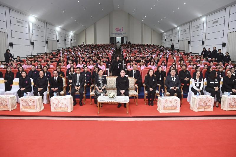 รมว.พม. เป็นประธาน�