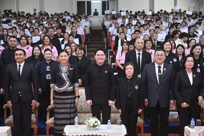 รมว.พม. เป็นประธาน�