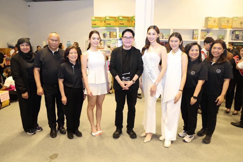 รมว.พม. พร้อมด้วย ป�