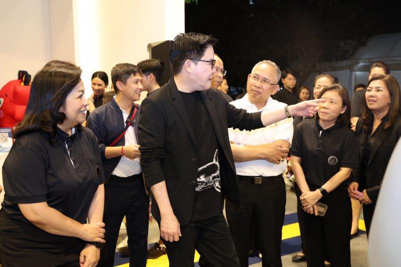 รมว.พม. พร้อมด้วย ป�
