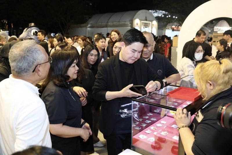 รมว.พม. พร้อมด้วย ป�