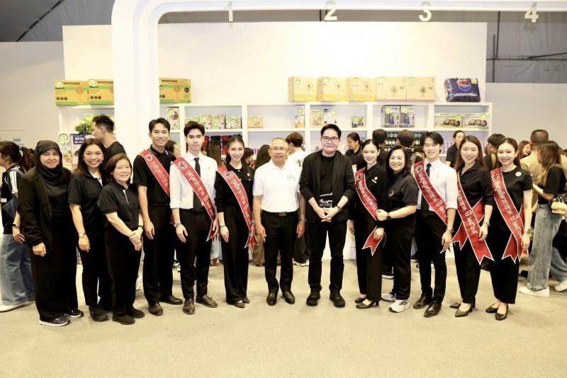 รมว.พม. พร้อมด้วย ป�