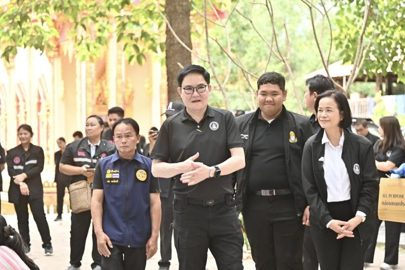 รมว.พม. ลงพื้นที่จ�