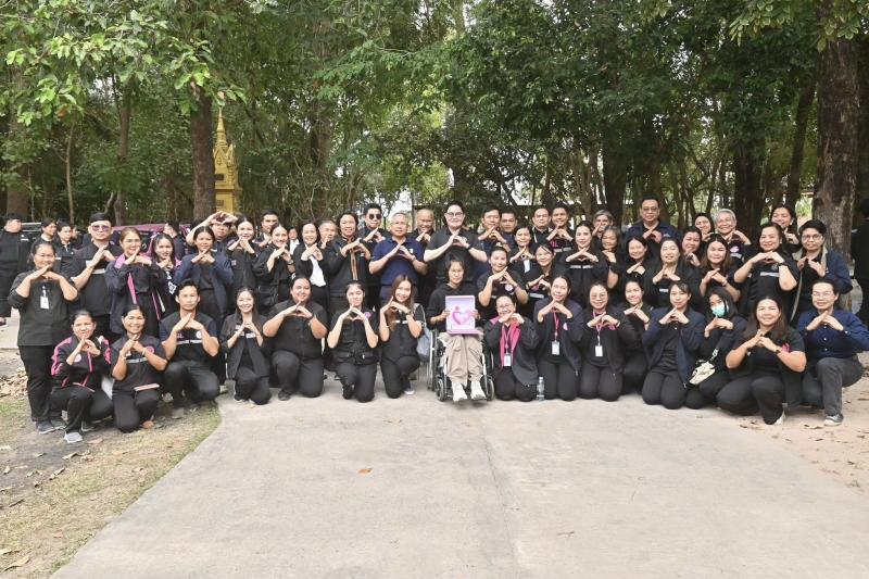 รมว.พม. ลงพื้นที่จ�