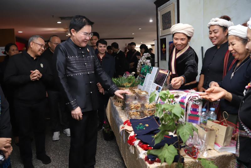 รมว.พม. เป็นประธาน�