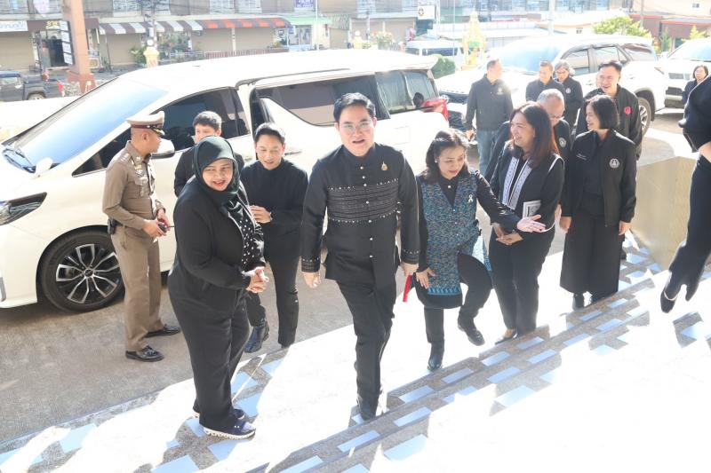 รมว.พม. เป็นประธาน�