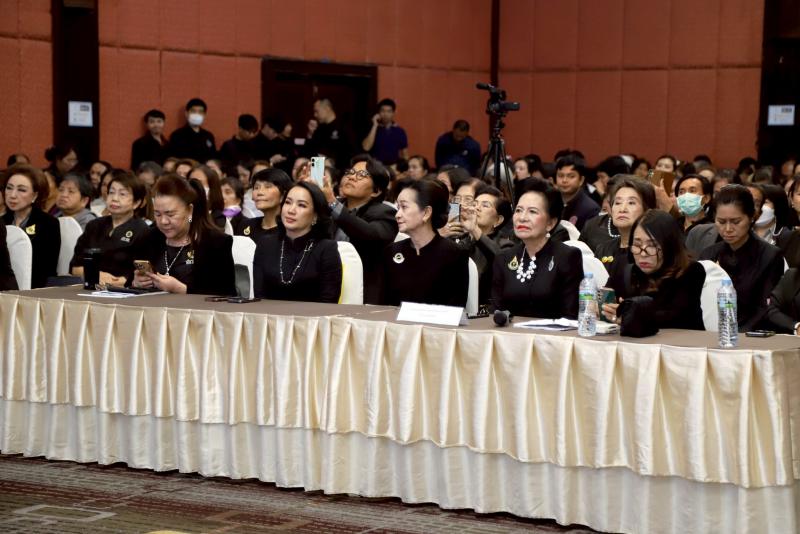 รมว.พม. เป็นประธาน�