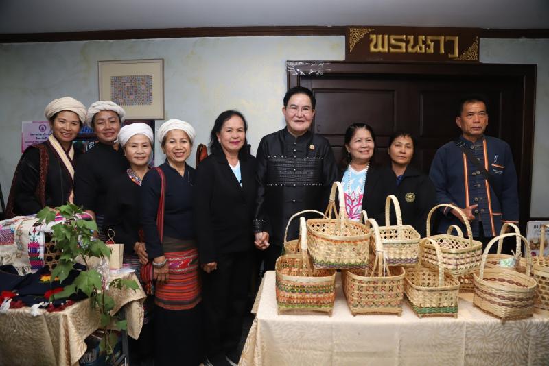 รมว.พม. เป็นประธาน�