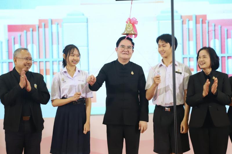 รมว.พม. กล่าวทักทา�