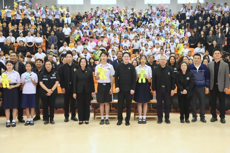 รมว.พม. กล่าวทักทา�