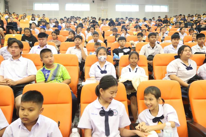 รมว.พม. กล่าวทักทา�