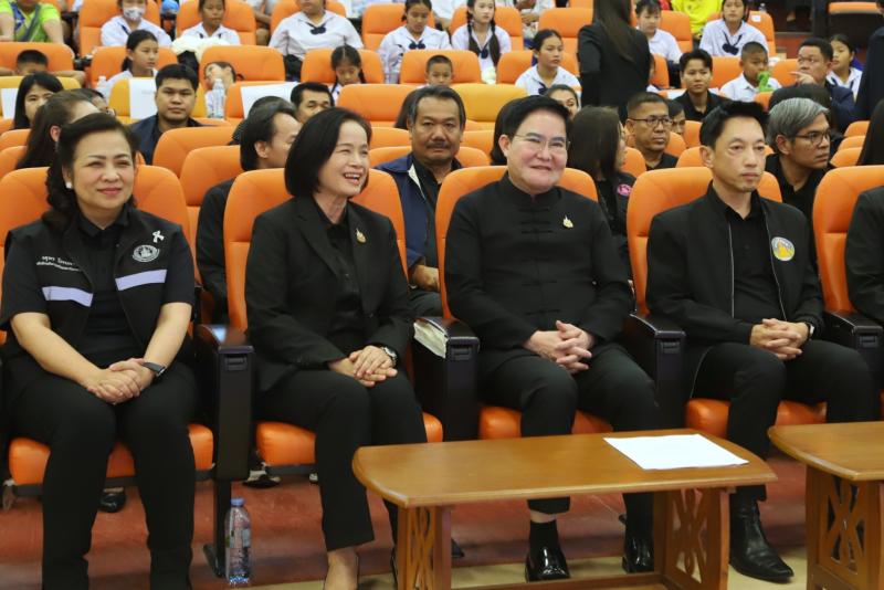 รมว.พม. กล่าวทักทา�