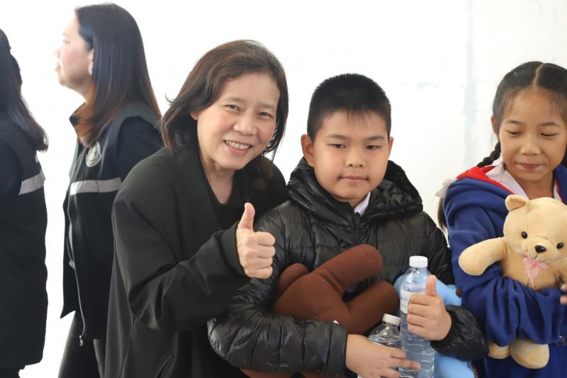 รมว.พม. กล่าวทักทา�