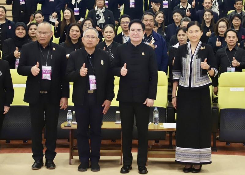 รมว.พม. เป็นประธาน�