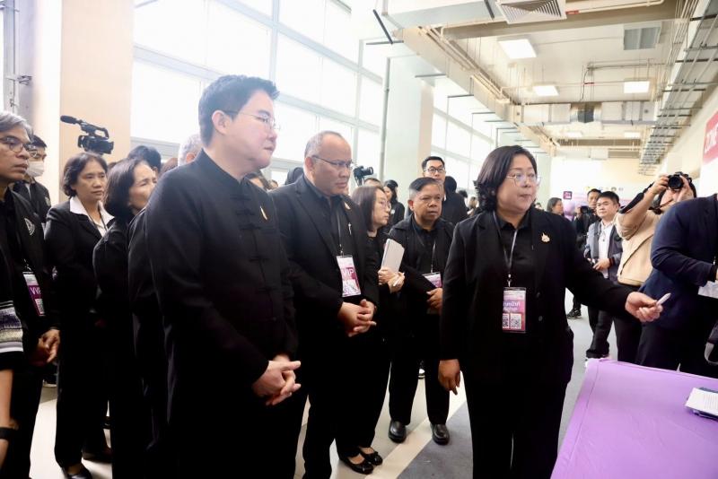 รมว.พม. เป็นประธาน�