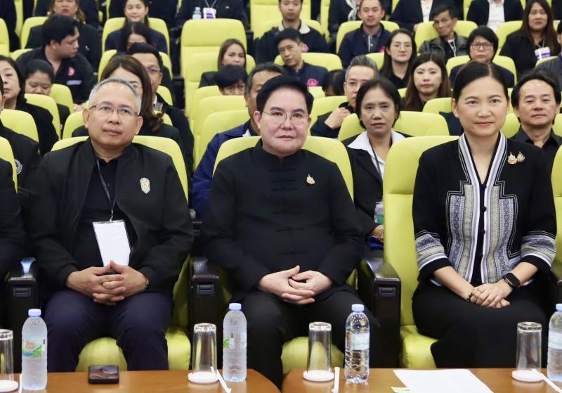 รมว.พม. เป็นประธาน�