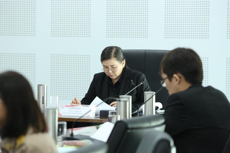 นางศิริลักษณ์ มีม�