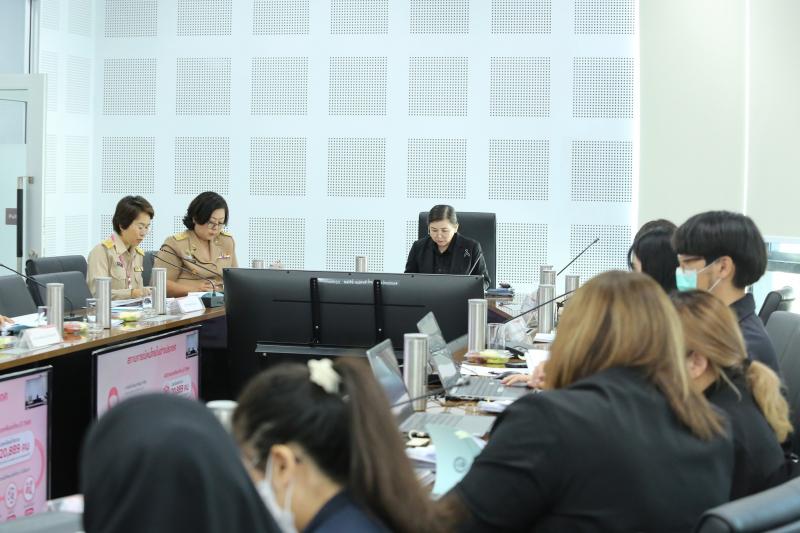 นางศิริลักษณ์ มีม�