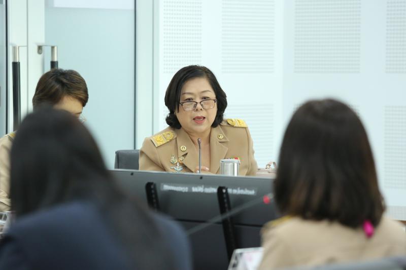 นางศิริลักษณ์ มีม�